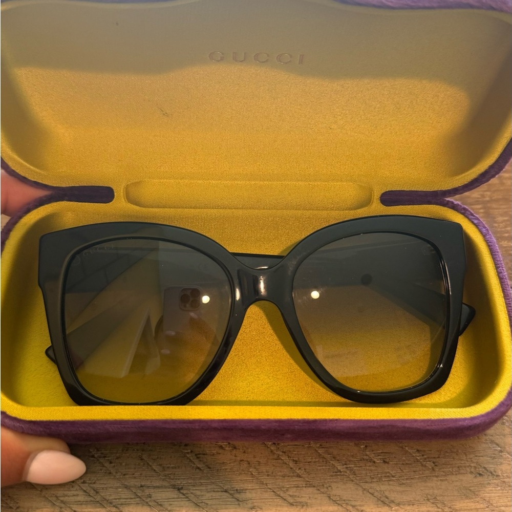 Gucci sunglasses with case :) no scratches